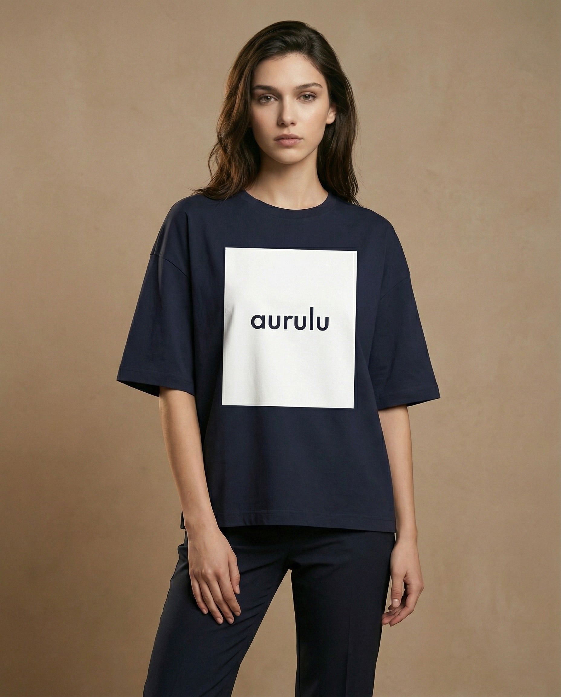 Oversized women's T-shirt by aurulu featuring a vibrant print design on soft fabric, casual and comfortable for everyday wear.