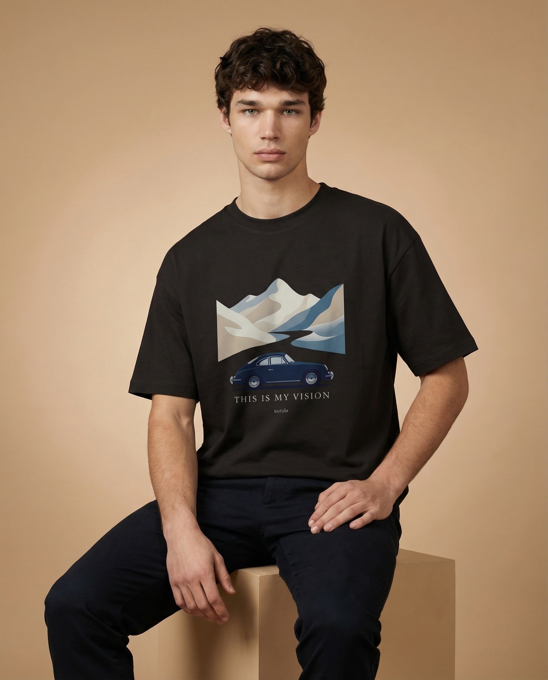 Men's oversized print tee from aurulu featuring bold graphic design on soft cotton fabric.