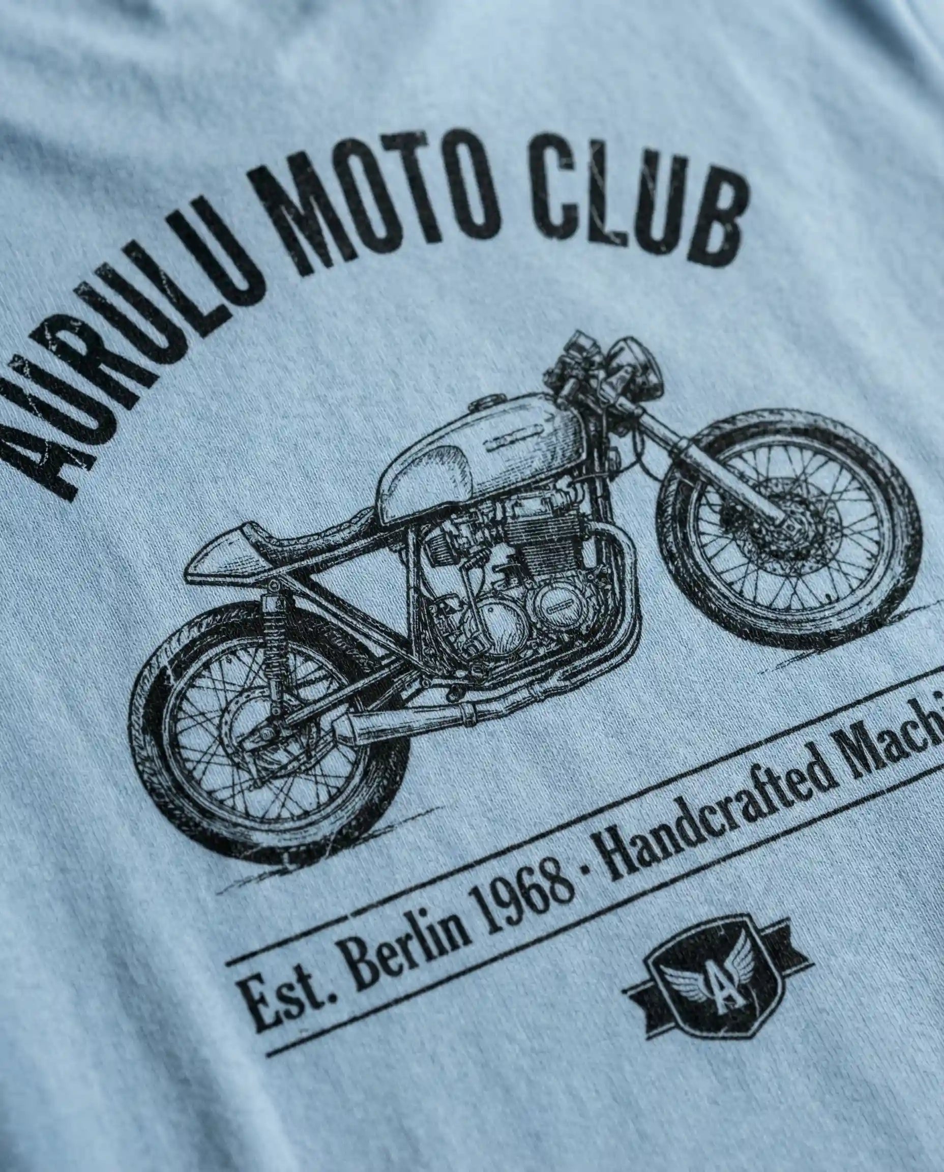 Aurulu Moto Club men's crewneck T-shirt featuring a printed graphic design on soft fabric, casual and stylish for everyday wear.